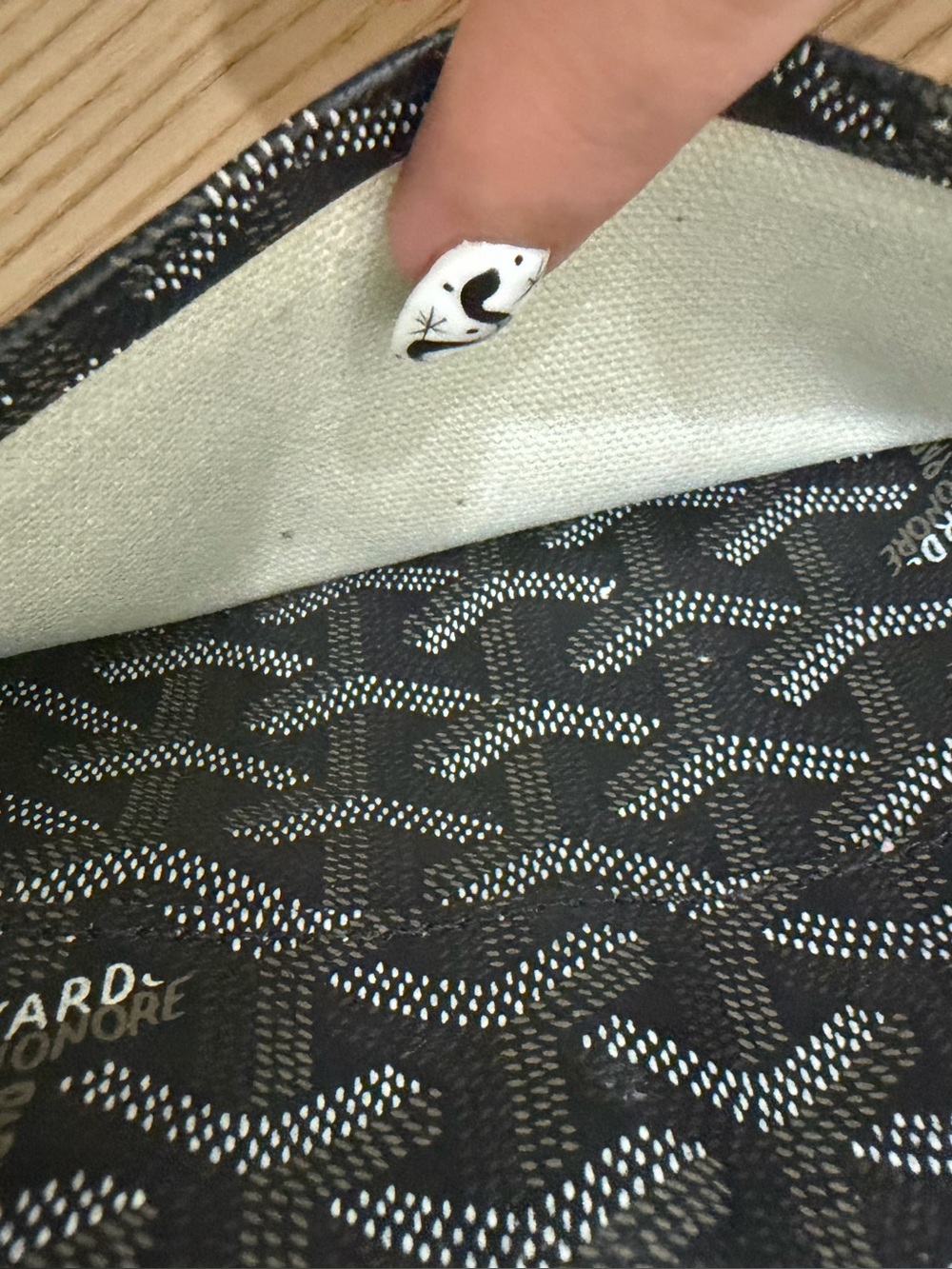 Goyard Classic Pouchette Black Chevron Wristlet - Picture 9 of 11